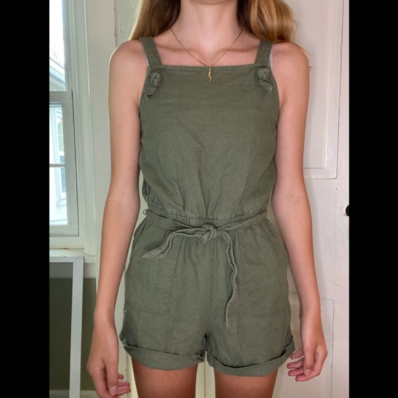 Old navy green romper - Picture 5 of 5
